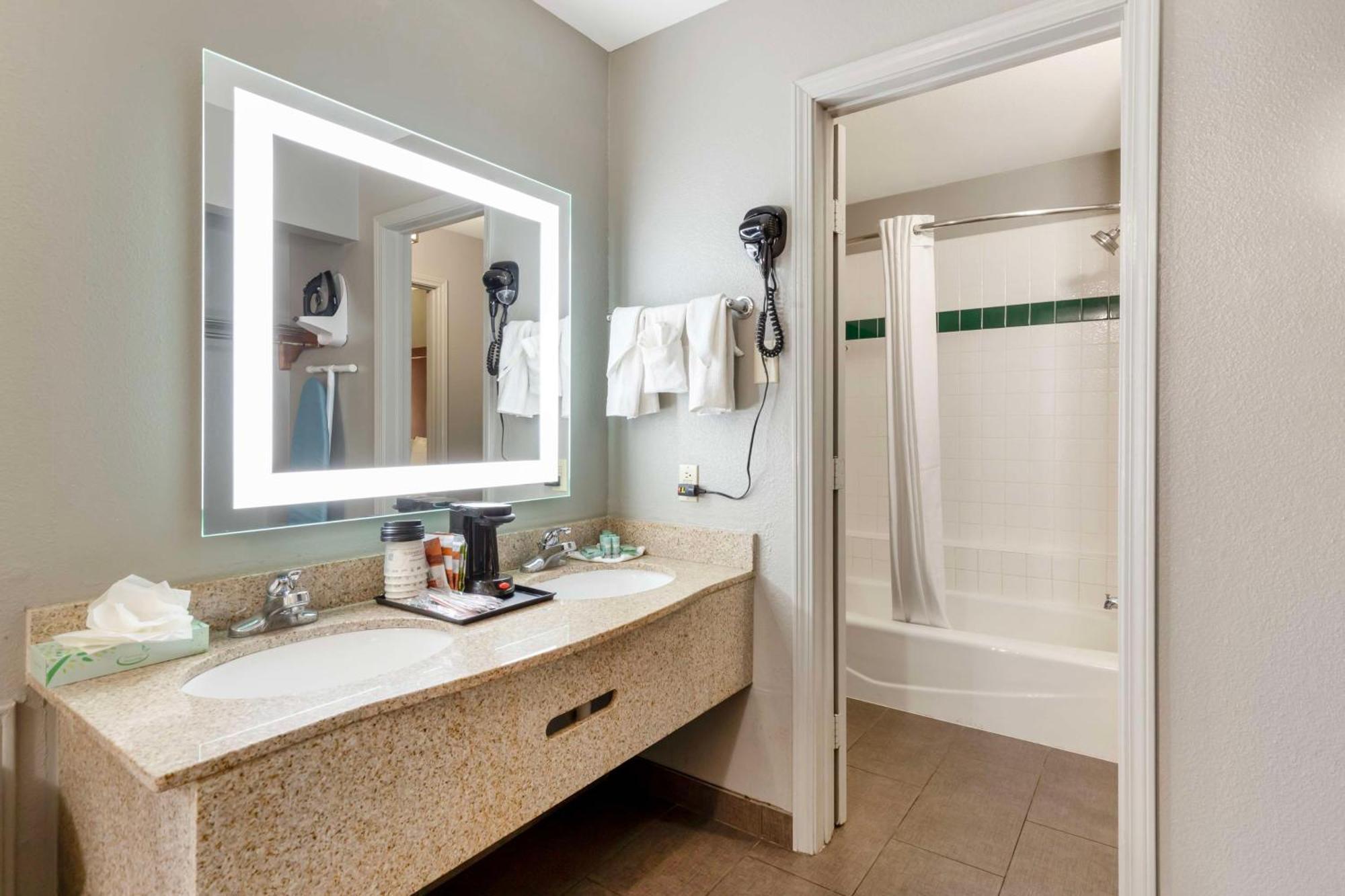 Best Western Near Lackland Afb Seaworld San Antonio Eksteriør bilde