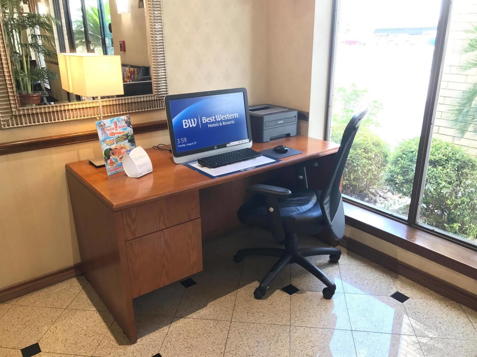 Best Western Near Lackland Afb Seaworld San Antonio Eksteriør bilde